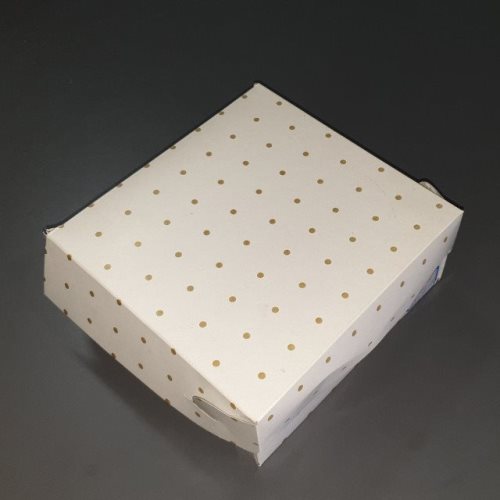 Печатена кутија со фолија за колачи
