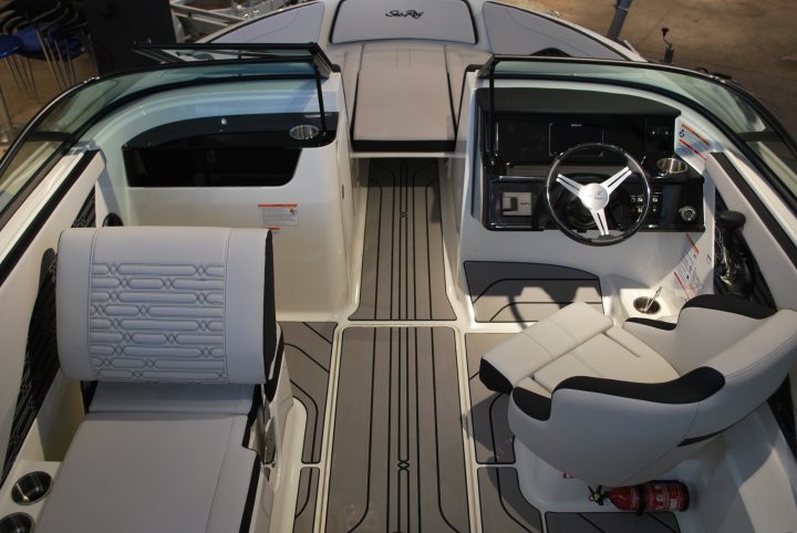 Sea Ray 190 SPX Outboard