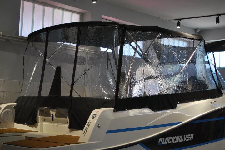 Quicksilver 755 Sundeck