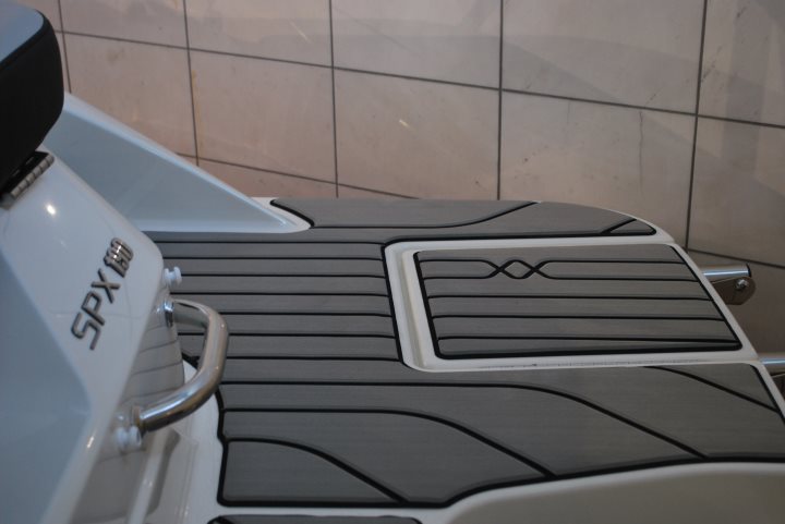Sea Ray 190 SPX Outboard