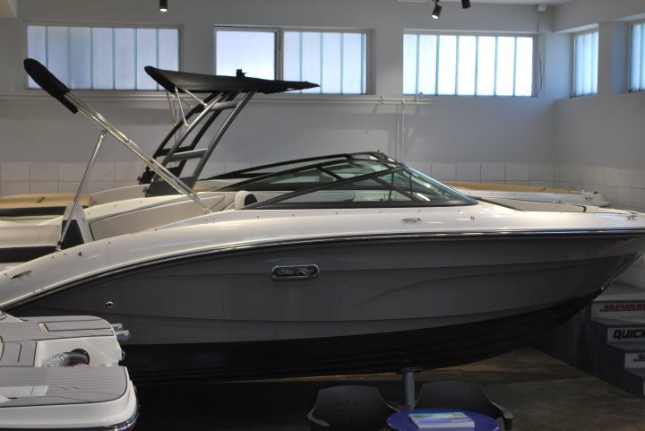 Sea Ray 210 SPX 2024