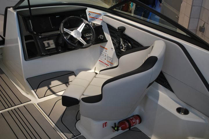 Sea Ray 190 SPX Outboard