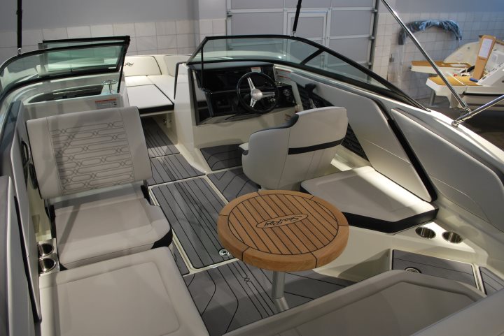 Sea Ray 210 SPX 2024