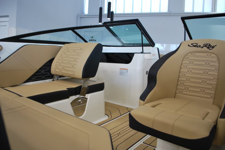 Sea Ray 190 SPX Outboard 2024