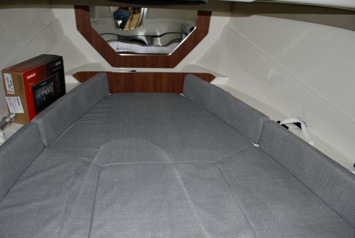 Quicksilver 755 Sundeck