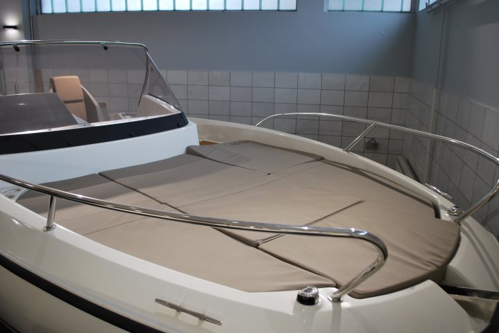 Quicksilver 605 Sundeck