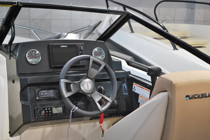 Quicksilver 605 Bowrider