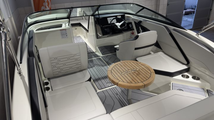 Sea Ray SPX 210 - половен