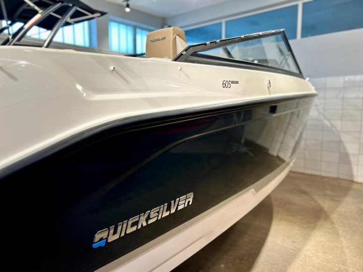 Quicksilver 605 Bowrider