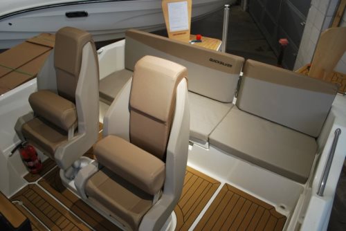 Quicksilver 605 Sundeck