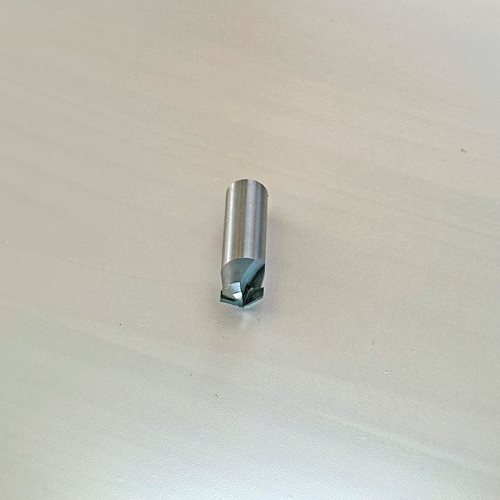 V-ГЛОДАЛО СО КАРБИДНИ СЕЧИЛА И АГОЛ ОД 120° (12*12*6)