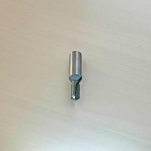 V-ГЛОДАЛО СО КАРБИДНИ СЕЧИЛА И АГОЛ ОД 120° (12*8*20)