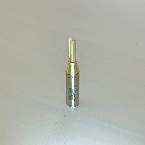 ПРАВО ГЛОДАЛО СО КАРБИДНИ 2 СЕЧИЛА И ЗАШТИТНА ОБЛОГА (12*6*20 2T C)