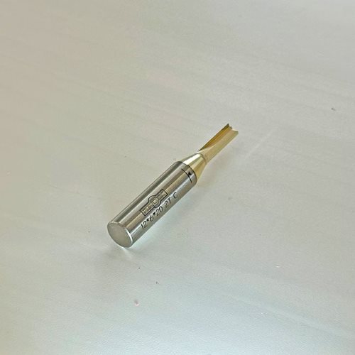 ПРАВО ГЛОДАЛО СО КАРБИДНИ 2 СЕЧИЛА И ЗАШТИТНА ОБЛОГА (12*6*20 2T C)