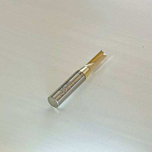 ПРАВО ГЛОДАЛО СО КАРБИДНИ 2 СЕЧИЛА И ЗАШТИТНА ОБЛОГА (12*8*26 2T C)