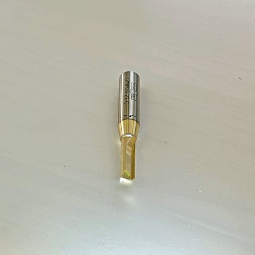 ПРАВО ГЛОДАЛО СО КАРБИДНИ 2 СЕЧИЛА И ЗАШТИТНА ОБЛОГА (12*8*26 2T C)