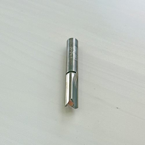 KARBIDNO PRAVO GLODALO SA 2 SEČIVA (12×12×38×90 2T)