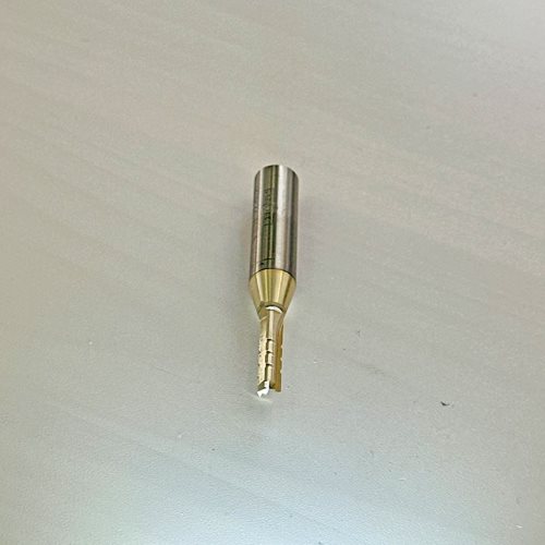 ПРАВО ГЛОДАЛО СО КАРБИДНИ 3 СЕЧИЛА, ПРЕДРЕЗАЧИ И ЗАШТИТНА ОБЛОГА (12*6*22 3T F C)