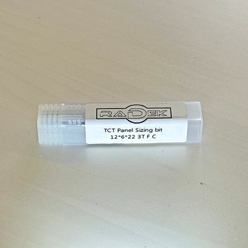 ПРАВО ГЛОДАЛО СО КАРБИДНИ 3 СЕЧИЛА, ПРЕДРЕЗАЧИ И ЗАШТИТНА ОБЛОГА (12*6*22 3T F C)