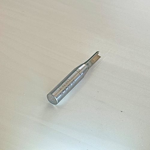 ПРАВО ГЛОДАЛО СО КАРБИДНИ 3 СЕЧИЛА И ПРЕДРЕЗАЧИ (12*8*20 3T)