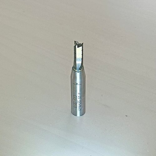 ПРАВО ГЛОДАЛО СО КАРБИДНИ 3 СЕЧИЛА И ПРЕДРЕЗАЧИ (12*8*20 3T F)