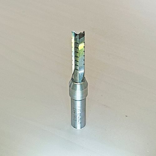 ПРАВО ГЛОДАЛО СО КАРБИДНИ 3 СЕЧИЛА И ПРЕДРЕЗАЧИ (12*10*40 3T F)