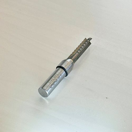 ПРАВО ГЛОДАЛО СО КАРБИДНИ 3 СЕЧИЛА И ПРЕДРЕЗАЧИ (12*10*40 3T F)