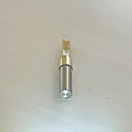 КАРБИДНО ПРАВО ГЛОДАЛО СО ПРЕДРЕЗАЧИ, 3 СЕЧИЛА И ЗАШТИТНА ОБЛОГА (1/2*10*25 3T F C)