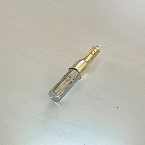 КАРБИДНО ПРАВО ГЛОДАЛО СО ПРЕДРЕЗАЧИ, 3 СЕЧИЛА И ЗАШТИТНА ОБЛОГА (1/2*10*25 3T F C)