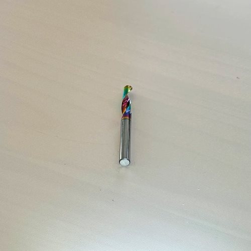 SPIRALNO KARBIDNO GLODALO SA 1 SEČIVOM I ZAŠTITNIM PREMAZOM (6×6×20×60 1T)