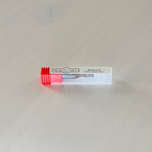 СПИРАЛНО КАРБИДНО ГЛОДАЛО СО КУГЛЕСТ ВРВ И ЗАШТИТНА ОБЛОГА (3*6*12*50 2T R1.5)