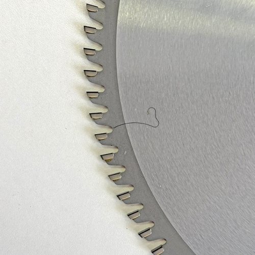 КРУЖНА ПИЛА СО ДИЈАМАНТСКИ СЕЧИЛА ЗА ФОРМАТИЗЕР 300*30*3.2/2.2*96T TP