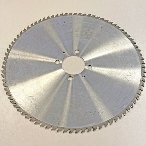 КРУЖНА ПИЛА СО ДИЈАМАНТСКИ СЕЧИЛА ЗА ЦНЦ КРОЈАЧ 450*75*4.8*84T TP