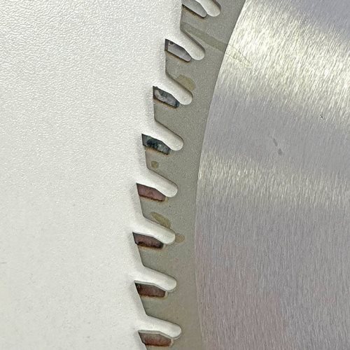 КРУЖНА ПИЛА СО КАРБИДНИ СЕЧИЛА ЗА ФОРМАТИЗЕР 350*30*3.5/2.5*84T TP