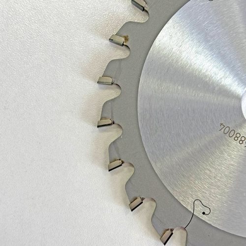 ПРЕДРЕЗАЧ СО ДИЈАМАНТСКИ СЕЧИЛА ЗА ФОРМАТИЗЕР 120*20*3.0-4.0*24T P