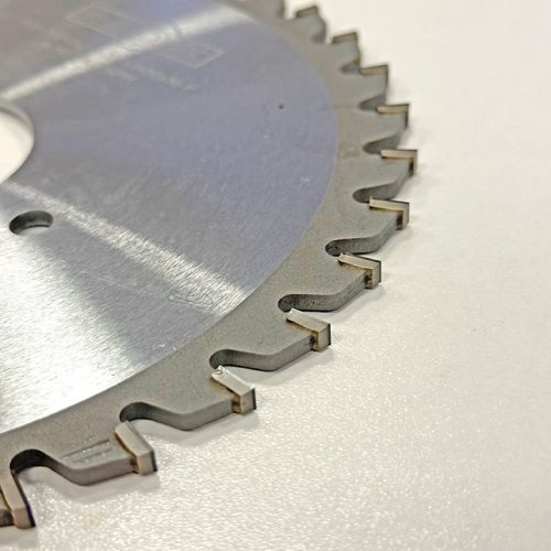 ПРЕДРЕЗАЧ СО ДИЈАМАНТСКИ СЕЧИЛА ЗА ЦНЦ КРОЈАЧ 200*50*4.3-5.3*36T P