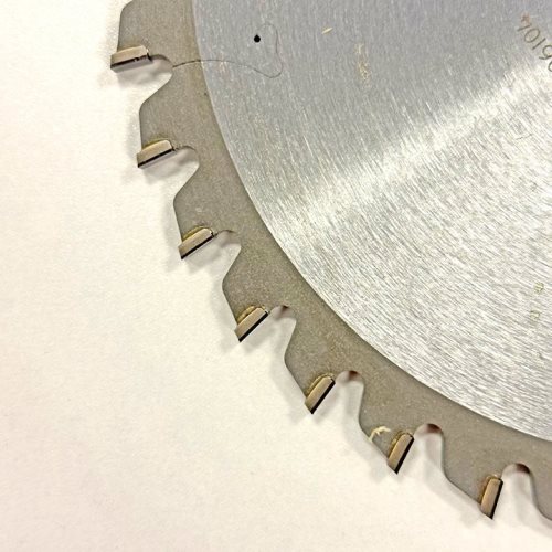 ПРЕДРЕЗАЧ СО ДИЈАМАНТСКИ СЕЧИЛА ЗА ЦНЦ КРОЈАЧ 200*50*4.7-5.7*36T P