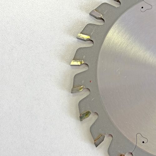 ПРЕДРЕЗАЧ СО КАРБИДНИ СЕЧИЛА ЗА ФОРМАТИЗЕР 120*20*3.0-4.0*24T W