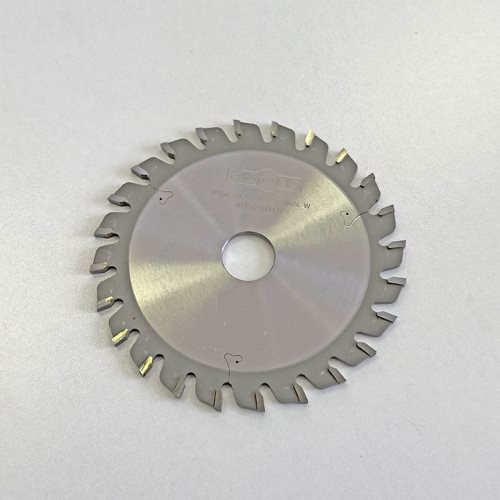 ПРЕДРЕЗАЧ СО КАРБИДНИ СЕЧИЛА ЗА ФОРМАТИЗЕР 120*20*3.0-4.0*24T W