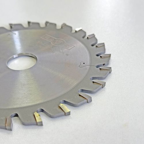 ПРЕДРЕЗАЧ СО КАРБИДНИ СЕЧИЛА ЗА ФОРМАТИЗЕР 120*20*3.0-4.0*24T W