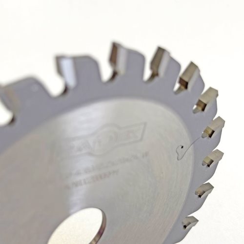 ПРЕДРЕЗАЧ СО КАРБИДНИ СЕЧИЛА ЗА ФОРМАТИЗЕР 120*20*3.0-4.0*24T W