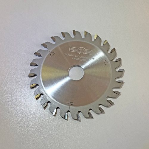 ПРЕДРЕЗАЧ СО КАРБИДНИ СЕЧИЛА ЗА ФОРМАТИЗЕР 120*20*3.4-4.4*24T W