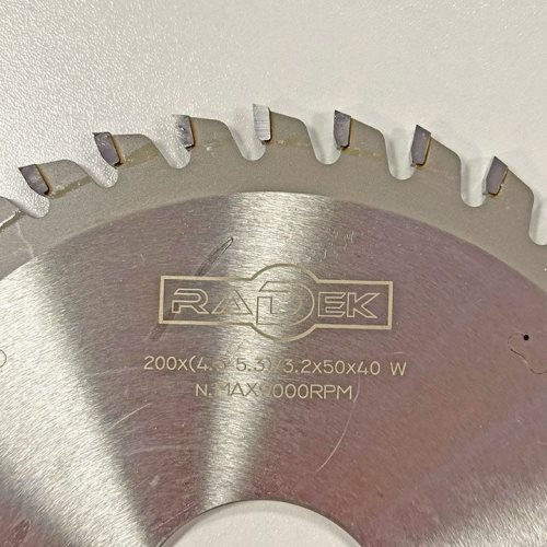 ПРЕДРЕЗАЧ СО КАРБИДНИ СЕЧИЛА ЗА ЦНЦ КРОЈАЧ 200*50*(4.3-5.3)/3.2*40T W