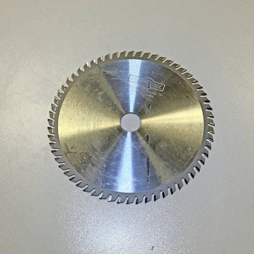 УНИВЕРЗАЛНА КРУЖНА ПИЛА СО КАРБИДНИ СЕЧИЛА 205x2.6/1.8x25.4x60 TP