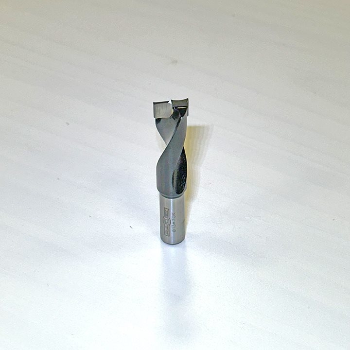 БУРГИЈА ЗА БУШЕЊЕ СЛЕПА СО КАРБИДНИ СЕЧИЛА (13*70 R)