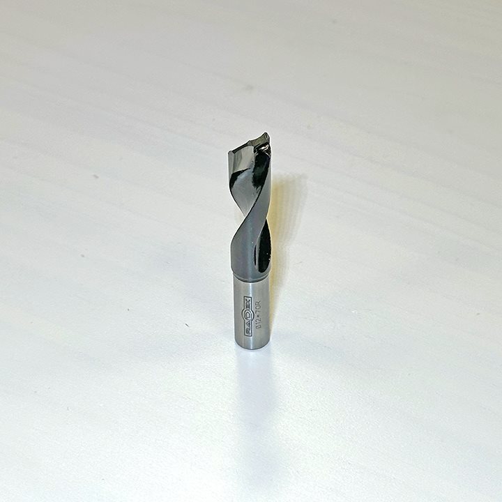 БУРГИЈА ЗА БУШЕЊЕ СЛЕПА СО КАРБИДНИ СЕЧИЛА (12*70 R)