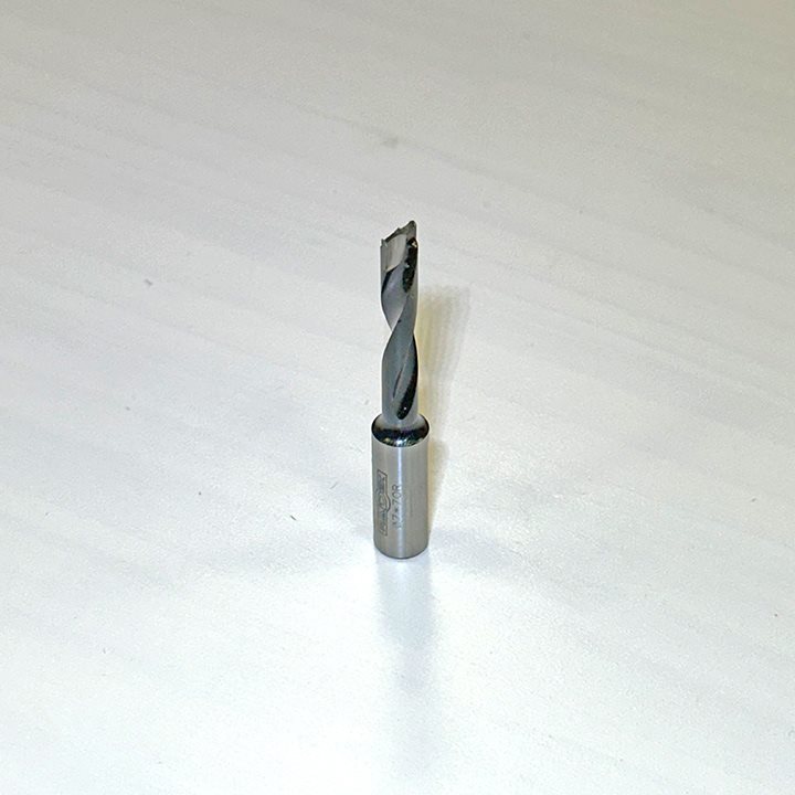 БУРГИЈА ЗА БУШЕЊЕ СЛЕПА СО КАРБИДНИ СЕЧИЛА (7*70 R)