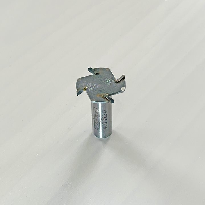 Т- ГЛОДАЛО СО КАРБИДНИ 4 СЕЧИЛА (1/2*31.5*2.5 4T)