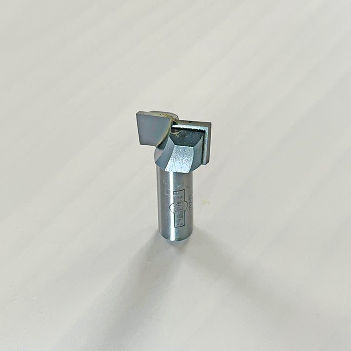 Т-ГЛОДАЛО СО КАРБИДНИ СЕЧИЛА (1/2*25*15)