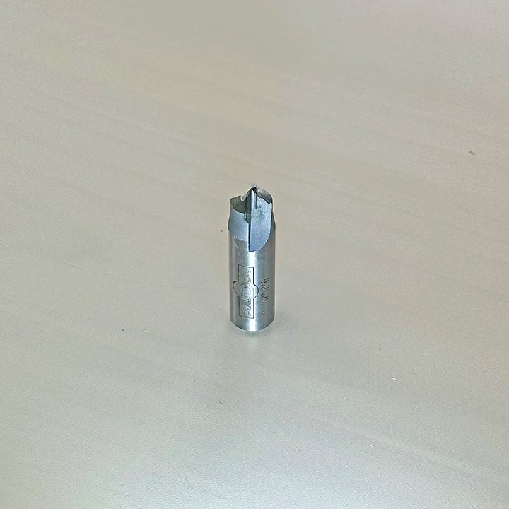 V-ГЛОДАЛО СО КАРБИДНИ СЕЧИЛА И АГОЛ ОД 120° (12*12*6)